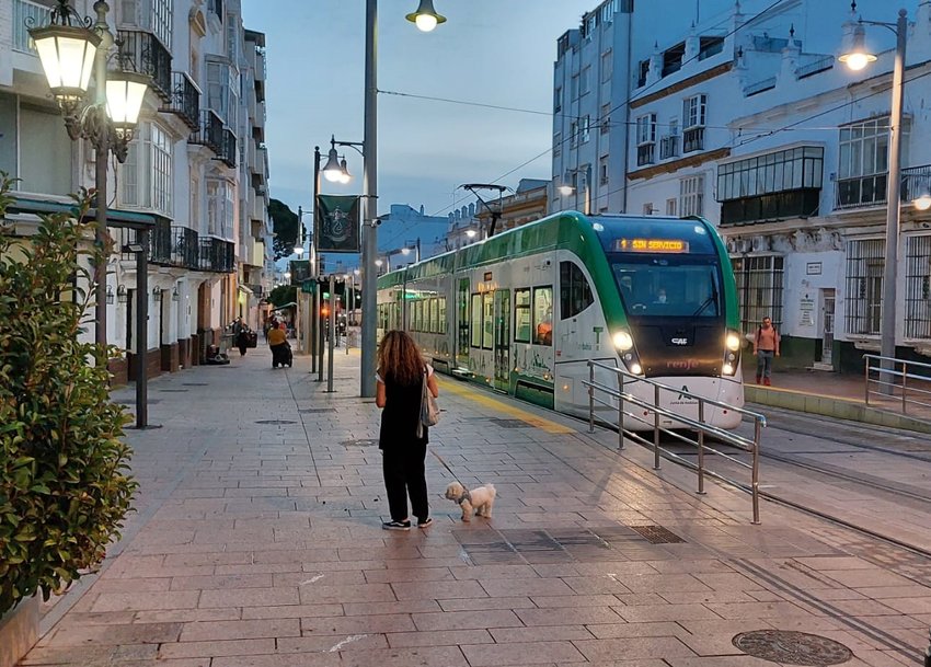 Metrotenerife concluye su participación en el Trambahía de Cádiz tras 7 años de asistencia técnica